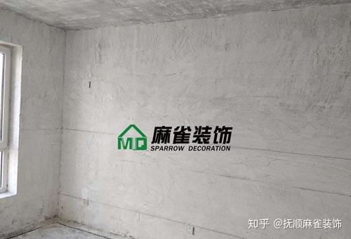 装修过程中,墙面出现裂缝或脱落时